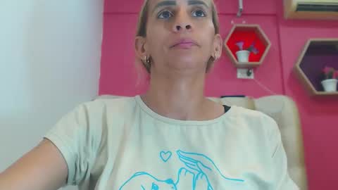 Amber Moore online show from February 15, 7:45 pm