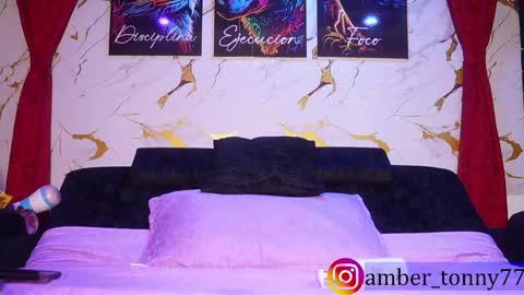     online show from December 3, 9:32 am