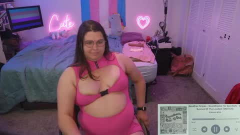 Amber Cute Wheels online show from June 6, 8:53 am