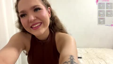 Mia online show from June 25, 5:18 pm