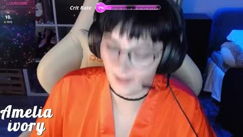 ameliaivory online show from May 7, 1:23 am