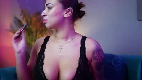  Amelia  online show from November 11, 12:02 am