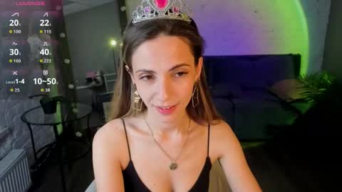 Amelia online show from June 9, 1:22 pm