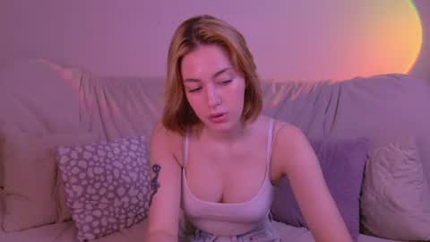 ameliarosaline online show from June 13, 3:39 am