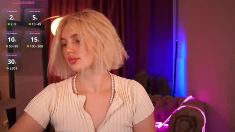  Amelia  online show from November 24, 5:06 am