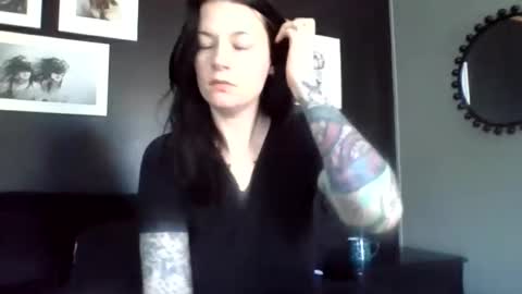 Amelia Winterz online show from April 26, 1:20 pm