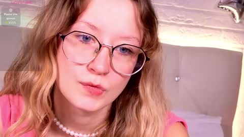 Amelie  online show from June 3, 12:41 pm
