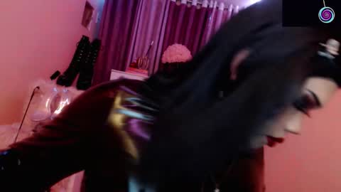 Queen Mireska online show from March 17, 5:18 pm