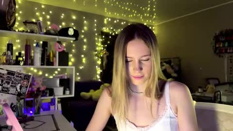 Amily online show from February 22, 3:36 pm