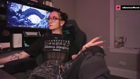   Am-er-in online show from April 15, 12:58 am