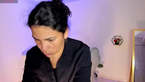 Amelya online show from December 1, 8:07 pm