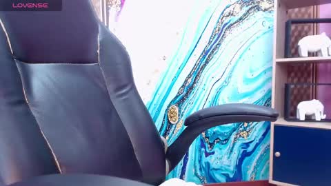 IM AMMY online show from December 3, 6:19 pm