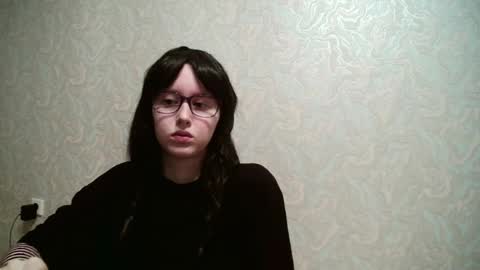 Amomira honeyx online show from April 13, 1:32 am