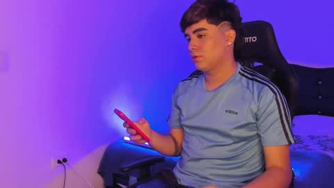 Snapshot of amon_kyle chatting on December 2, 4:57 am Amon online show from December 2, 4:57 am