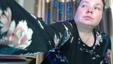 amorelara online show from February 3, 9:02 am