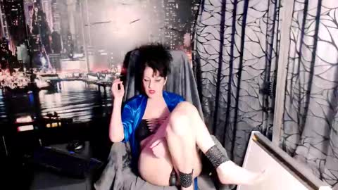 Sarah online show from December 18, 11:00 pm