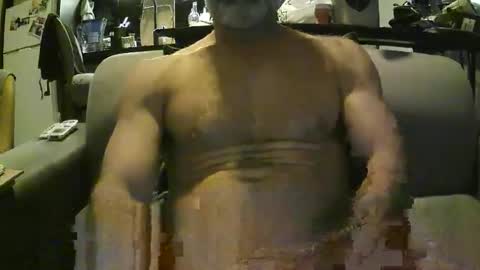 amram1985 online show from April 23, 6:09 pm