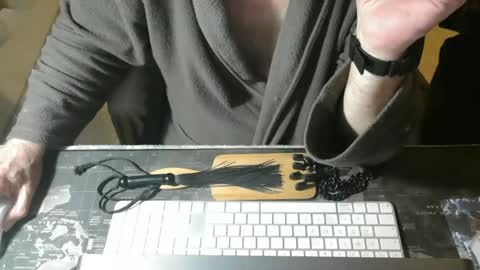 amslave4f online show from May 31, 5:17 am