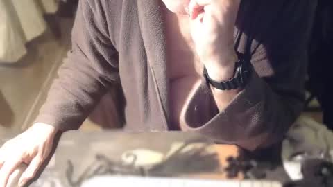 amslave4f online show from November 5, 8:05 am