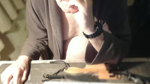 amslave4f online show from February 15, 7:23 pm