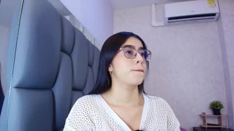 amy__wats0n online show from March 24, 7:09 pm