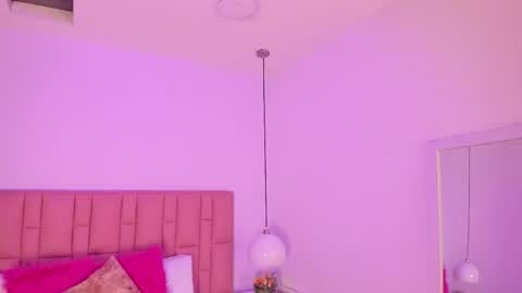 Aleja   online show from January 7, 3:22 am