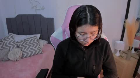 Amy sophia 3 online show from April 11, 11:25 am