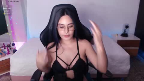 Snapshot of amy_stiward chatting on October 1, 7:46 pm Mia Cristancho online show from October 1, 7:46 pm