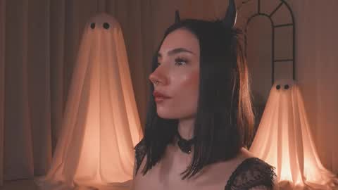 Amy Armstrong online show from October 12, 12:58 am