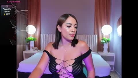 amyjohnsonn online show from March 5, 4:43 am