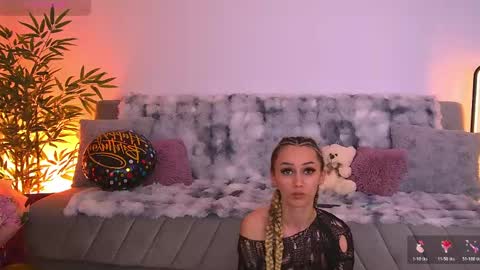 amykentt online show from May 14, 4:16 pm