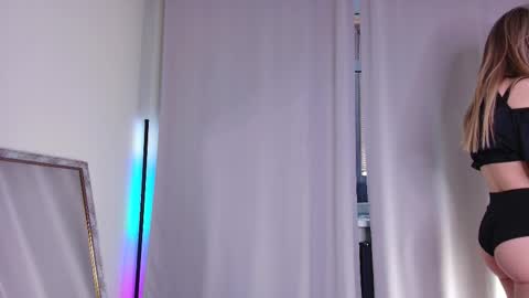 amylanee online show from January 15, 8:34 am