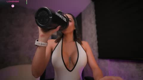 AMY WALKER online show from January 19, 9:19 am