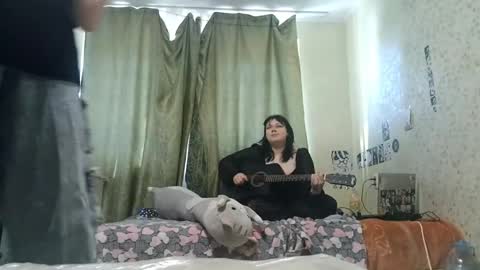 amywinks online show from April 18, 11:45 am