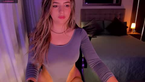 Snapshot of amywoods chatting on October 7, 5:20 pm    online show from October 7, 5:20 pm