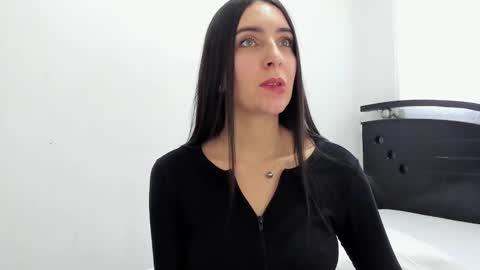 Snapshot of ana_castilo chatting on December 28, 11:41 am Ana IG an castillo 1 online show from December 28, 11:41 am