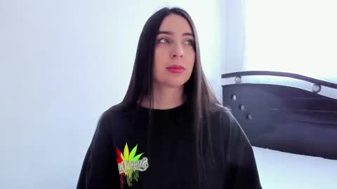 Snapshot of ana_castilo chatting on December 19, 11:39 am Ana IG an castillo 1 online show from December 19, 11:39 am