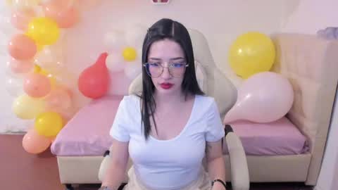 Im anna but you can call me as you want online show from May 20, 1:57 am