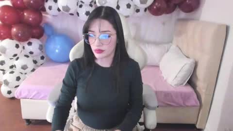 Im anna but you can call me as you want online show from September 9, 10:10 pm