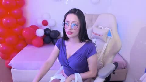 Im anna but you can call me as you want online show from February 27, 7:50 pm