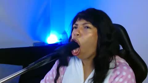 Snapshot of anabel693 chatting on February 4, 8:02 am anabel alice gandara  online show from February 4, 8:02 am