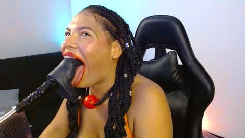 Snapshot of anabel693 chatting on January 13, 10:58 am anabel alice gandara  online show from January 13, 10:58 am