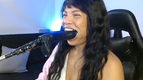 Snapshot of anabel693 chatting on February 4, 2:32 pm anabel alice gandara  online show from February 4, 2:32 pm