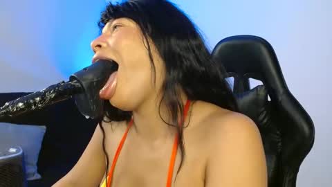 Snapshot of anabel693 chatting on February 7, 7:18 am anabel alice gandara  online show from February 7, 7:18 am