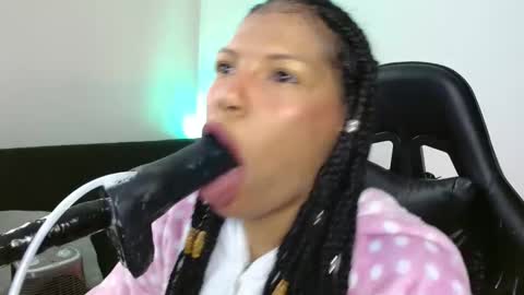Snapshot of anabel693 chatting on January 19, 10:39 am anabel alice gandara  online show from January 19, 10:39 am