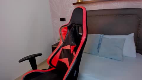 A N A online show from February 15, 12:59 pm