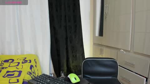 Snapshot of anahi_cruz77 chatting on October 22, 1:53 am Ana  online show from October 22, 1:53 am