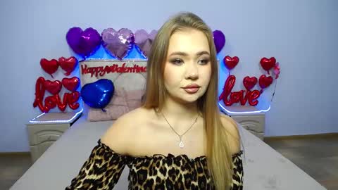 anastacyyellig online show from February 10, 9:04 am
