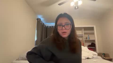 anditspinkxo online show from June 8, 7:59 pm