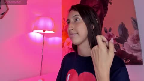 A l e online show from December 1, 7:56 pm